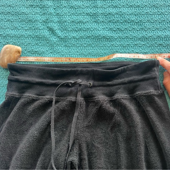 Lululemon Drawstring Shorts - Picture 6 of 6